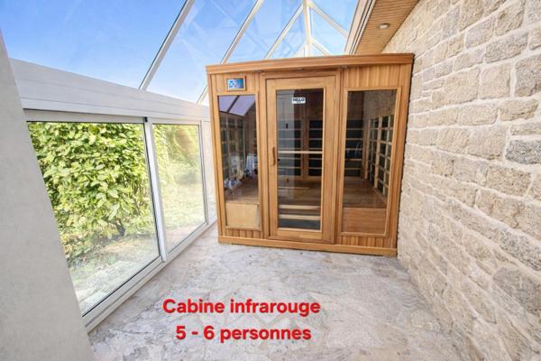 Maison de charme en pierres de 149 m2, Piscine chauffée, À 3 min de Plouay, 15 min de Lorient, Agglomération de Lorient, 25 min du littoral