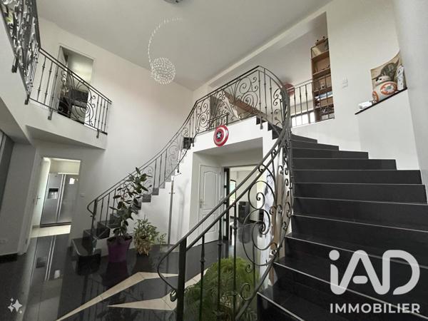 Maison à vendre 7 pièces 250 m² Pontault-Combault