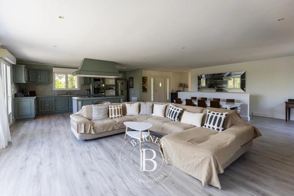 Sainte-Lucie-de-Porto-Vecchio, Villa 8 Chambres -  261 m² à vendre