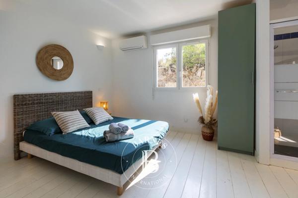 Sainte-Lucie-de-Porto-Vecchio, Villa 8 Chambres -  261 m² à vendre