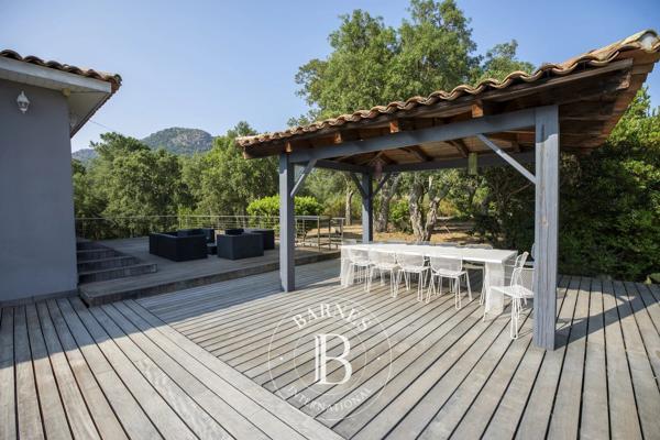Sainte-Lucie-de-Porto-Vecchio, Villa 8 Chambres -  261 m² à vendre