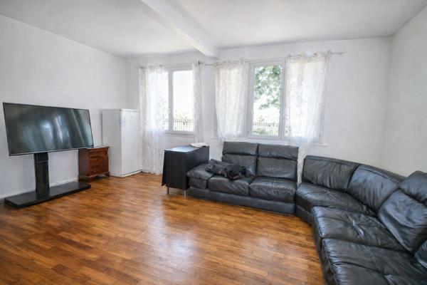BAGNEUX limite MONTROUGE : 3 minutes à pied du métro 4 Lucie Aubrac - 4 Pièces - 80m²