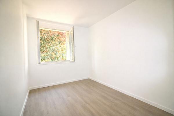 BAGNEUX limite MONTROUGE : 3 minutes à pied du métro 4 Lucie Aubrac - 4 Pièces - 80m²