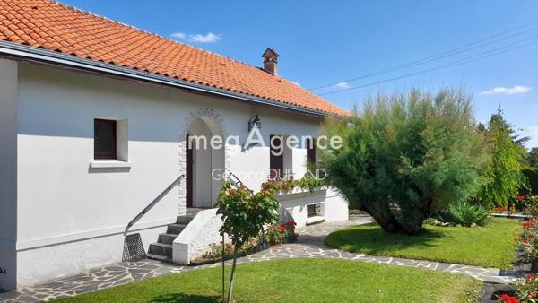 Maison à LA ROCHE-POSAY, 86270 - 7 pièces 142m²