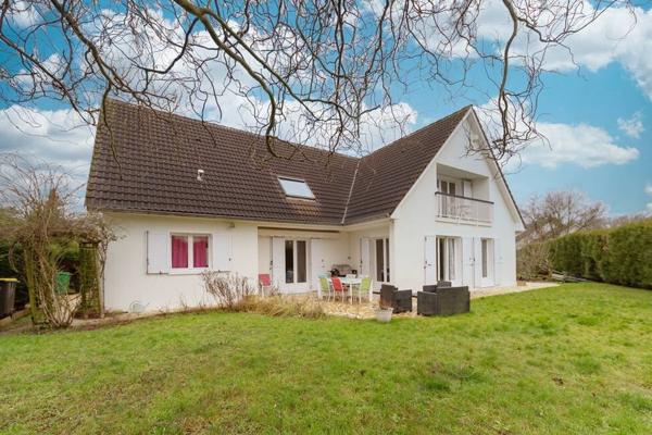 Maison 9 pièce(s) 226.2 m2