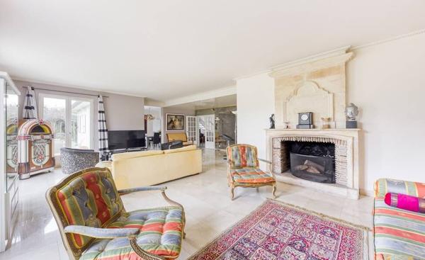 Maison 9 pièce(s) 226.2 m2