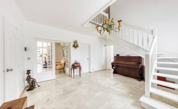 Maison 9 pièce(s) 226.2 m2