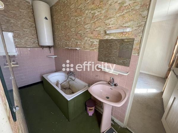 Immeuble 14 pièces - 220 m²