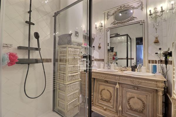 ERA COLOMBES : Splendide Appartement Haussmannien en Plein Centre-Ville