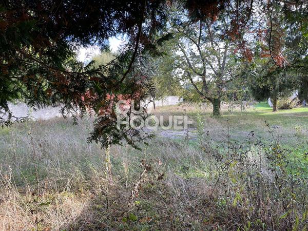 Terrain Ezy Sur Eure 720 m2 centre ville à pied .