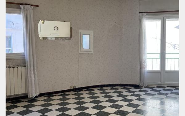 Vente Maison de village avec une grande cave à rafraîchir Marseille 12ème   