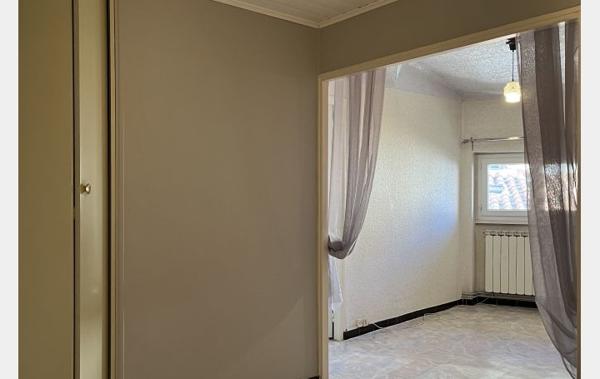 Vente Maison de village avec une grande cave à rafraîchir Marseille 12ème   