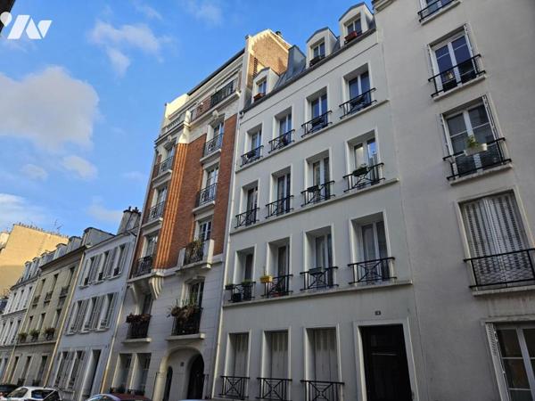 PROCHE BATIGNOLLES - Studio lumineux sur cour