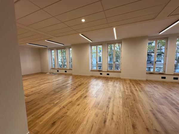 Plateau de bureau au sein d'un immeuble année 30 Art Déco à louer LYON 6EME (69), plateau de bureau à louer, plein coeur 6ème, quartier Foch