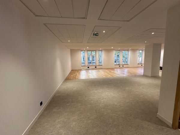 Plateau de bureau au sein d'un immeuble année 30 Art Déco à louer LYON 6EME (69), plateau de bureau à louer, plein coeur 6ème, quartier Foch