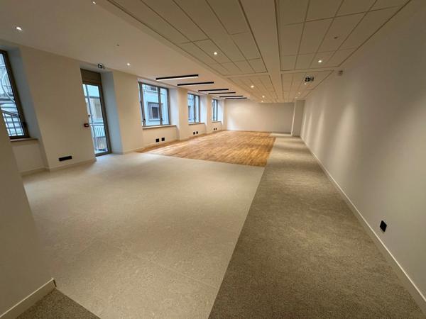 Plateau de bureau au sein d'un immeuble année 30 Art Déco à louer LYON 6EME (69), plateau de bureau à louer, plein coeur 6ème, quartier Foch