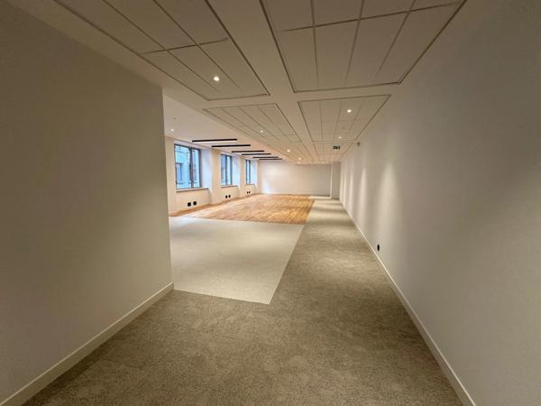 Plateau de bureau au sein d'un immeuble année 30 Art Déco à louer LYON 6EME (69), plateau de bureau à louer, plein coeur 6ème, quartier Foch