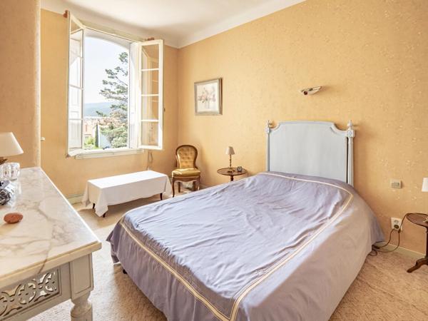 MAISON DE MAÎTRE, 290m², JARDIN ARBORE, ILLE SUR TET