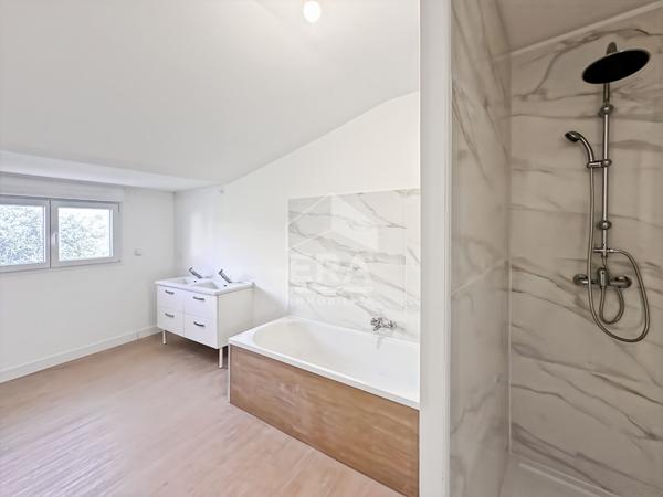 CHATEAURENARD - Maison de ville neuve 145 m2 avec cour
