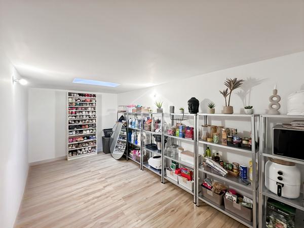 CHATEAURENARD - Maison de ville neuve 145 m2 avec cour