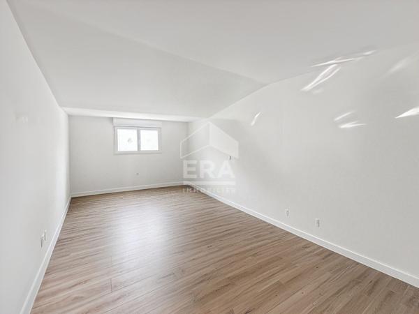CHATEAURENARD - Maison de ville neuve 145 m2 avec cour