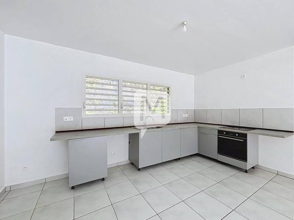 DPT GUYANE, À LOUER REMIRE MONTJOLY Villa T5 de 125 m2