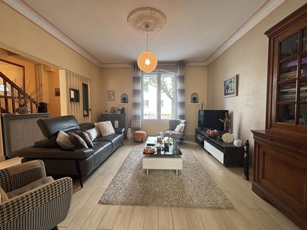 Maison Donges proche toutes commodités 4 chambres + bureau de 155.76 m2, jardin clos et un grand garage environ 80m² aux portes de SAINT-NAZAIRE / MONTOIR DE BRETAGNE