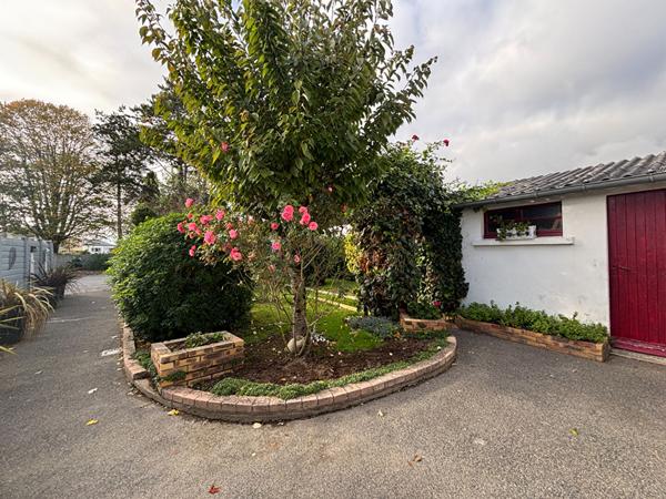 Maison Donges proche toutes commodités 4 chambres + bureau de 155.76 m2, jardin clos et un grand garage environ 80m² aux portes de SAINT-NAZAIRE / MONTOIR DE BRETAGNE