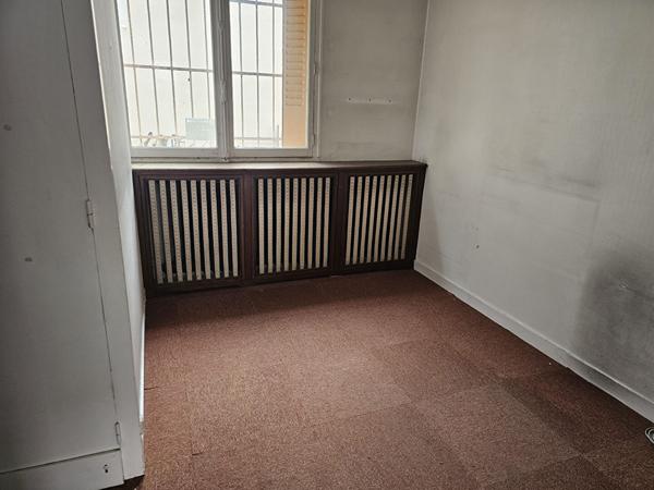 Exclusivité Guy Hoquet Rillieux - CREPIEUX LA PAPE - 3 rue des Verchères - Local professionnel à transformer en habitation