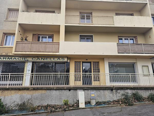 Exclusivité Guy Hoquet Rillieux - CREPIEUX LA PAPE - 3 rue des Verchères - Local professionnel à transformer en habitation