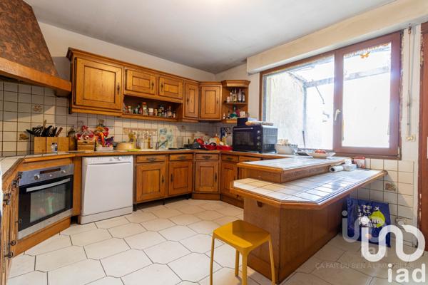 House for sale 13 rooms 365 m² Guerville