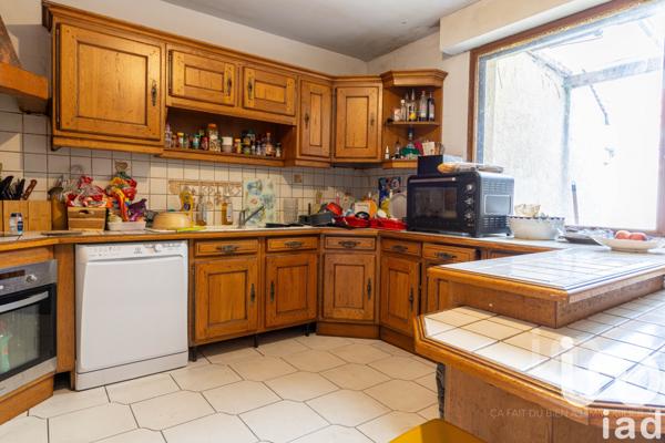 House for sale 13 rooms 365 m² Guerville