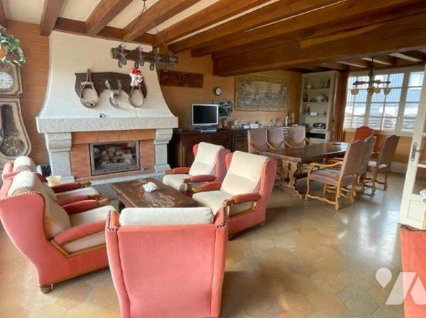 LAVAL, Maison avec piscine