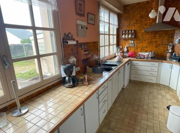 LAVAL, Maison avec piscine