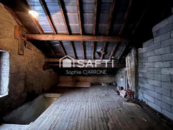 BIEN À FORT POTENTIEL PARFAIT POUR UNE FAMILLE , PROJET DE RÉNOVATION OU INVESTISSEURS .MAISON 95M2 AVEC GARAGE 36M2 ET JARDIN