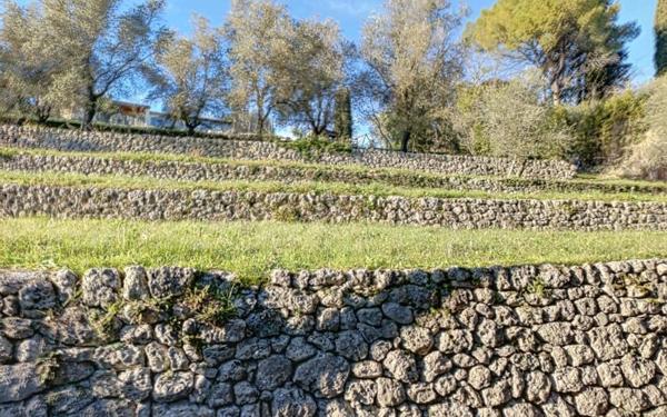 Terrain à vendre    Valbonne