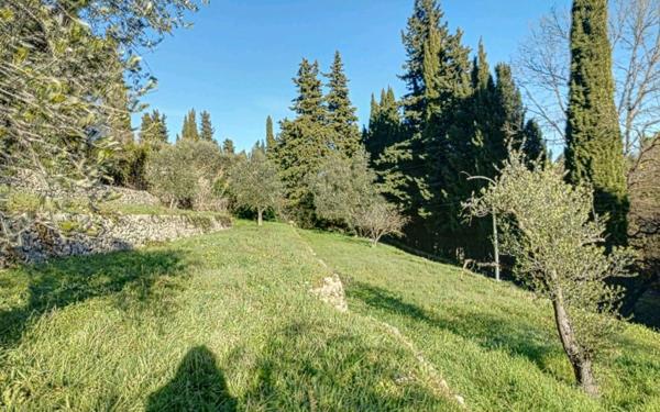 Terrain à vendre    Valbonne