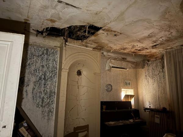 SUCCESSION VACANTE ! Opportunité rare pour les professionnels du bâtiment : Maison à rénover 5 pièces 131 m2 à Arnaville