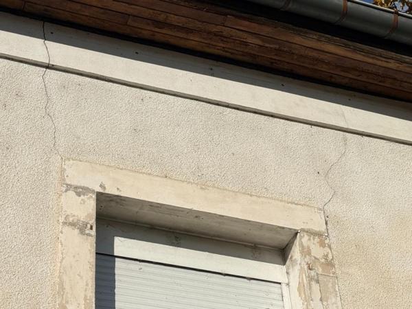 SUCCESSION VACANTE ! Opportunité rare pour les professionnels du bâtiment : Maison à rénover 5 pièces 131 m2 à Arnaville