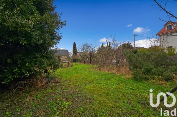 Land for sale 734 m² Rueil-Malmaison