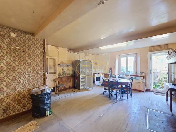 MAISON DE VILLAGE A RÉNOVER Couvertpuis