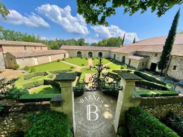 Aix-en-Provence, Local  700 m² à vendre