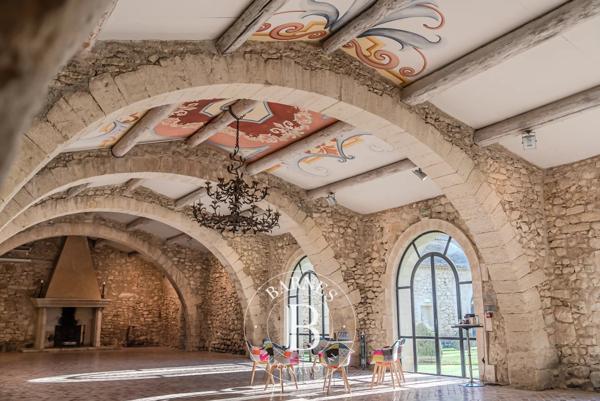 Aix-en-Provence, Local  700 m² à vendre