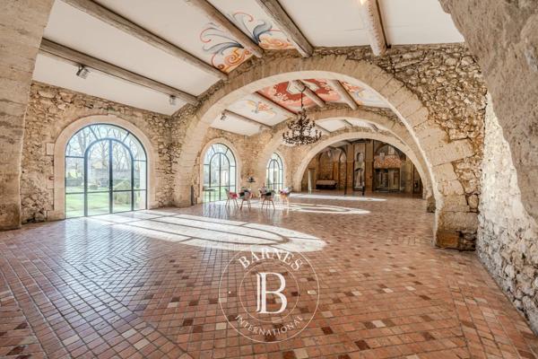 Aix-en-Provence, Local  700 m² à vendre