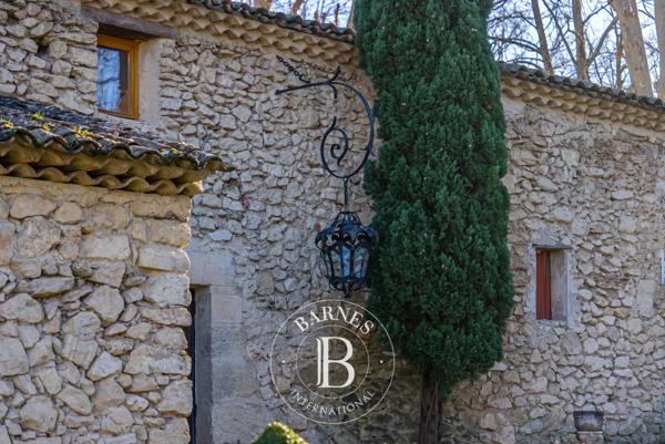 Aix-en-Provence, Local  700 m² à vendre