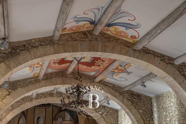 Aix-en-Provence, Local  700 m² à vendre
