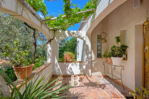 Hyères, Maison 4 Chambres -  320 m² à vendre