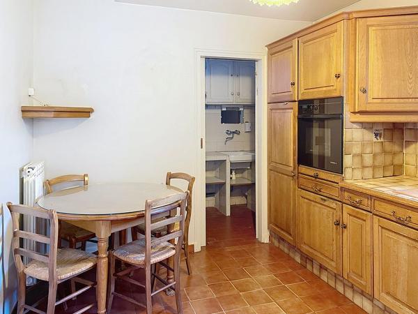 Maison indépendante Aix-en-provence  4 chambres parking et  garage piscinable