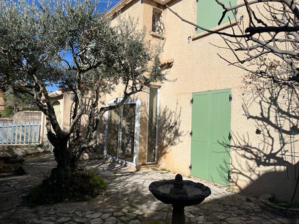 Maison indépendante Aix-en-provence  4 chambres parking et  garage piscinable