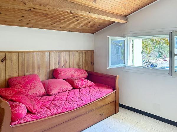 Maison indépendante Aix-en-provence  4 chambres parking et  garage piscinable